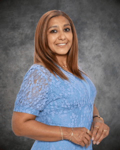 Roselene Medeiros headshot